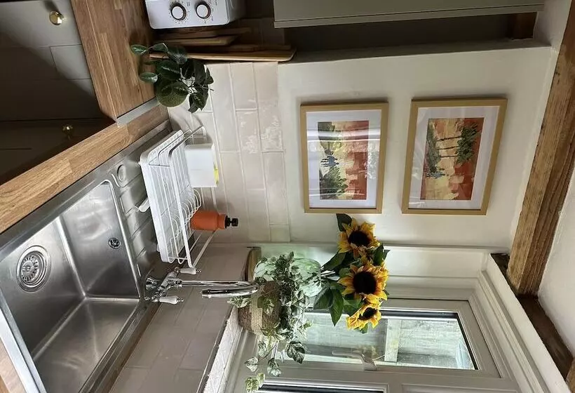 Cosy 1 Bedroom Cottage In The Cotswolds