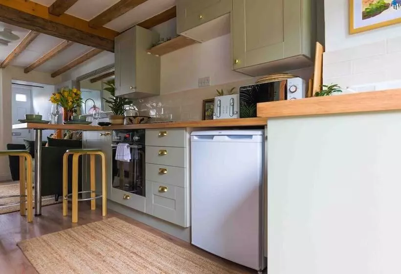 Cosy 1 Bedroom Cottage In The Cotswolds