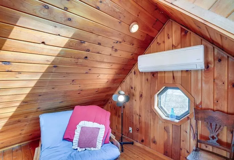 Pet Friendly Cabin Overlooking Sleepy Hollow Lake