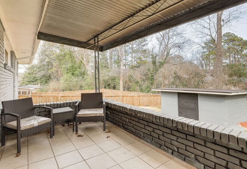 Stylish Decatur Home W/ Patio: 10 Mi To Atlanta!