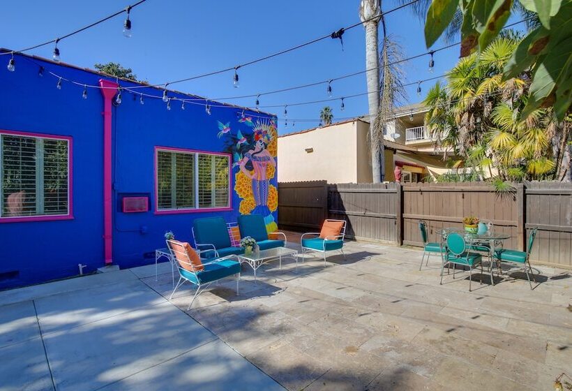 Artsy Long Beach Home W/ Patio: 2 Mi To Downtown!
