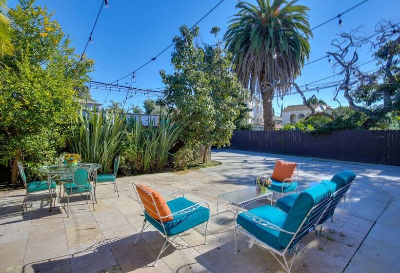 Artsy Long Beach Home W/ Patio: 2 Mi To Downtown!