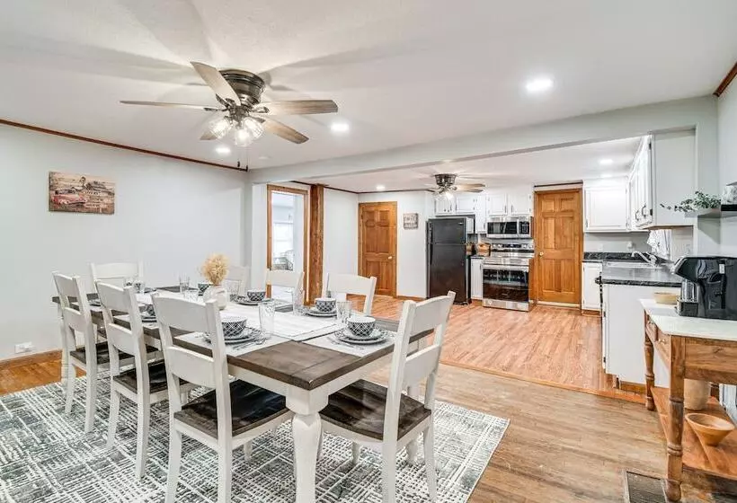 Auburn Finger Lakes Farmhouse W/ Open Views!