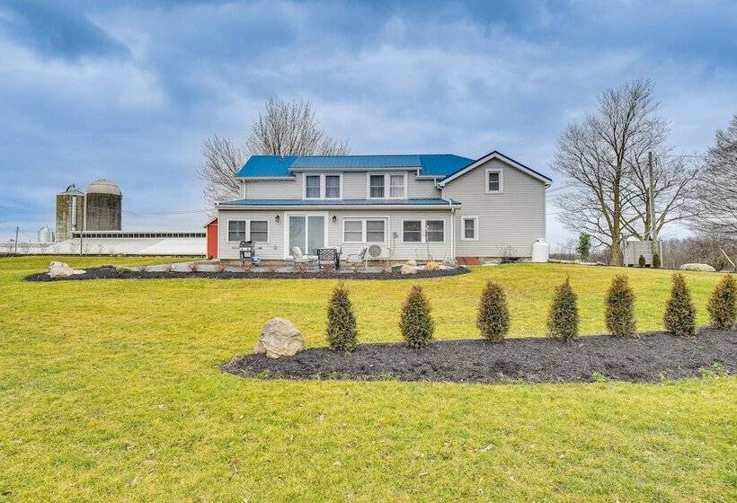 Auburn Finger Lakes Farmhouse W/ Open Views!