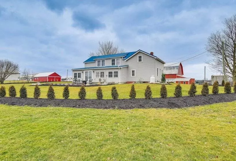 Auburn Finger Lakes Farmhouse W/ Open Views!