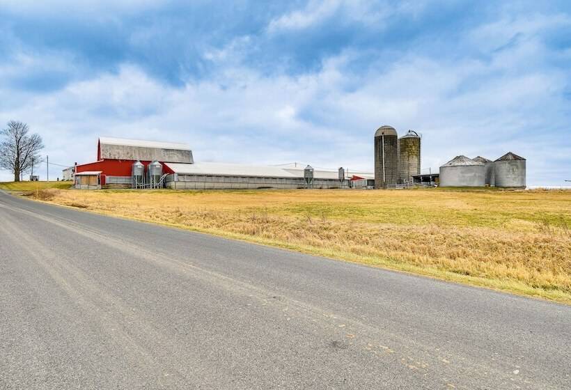 Auburn Finger Lakes Farmhouse W/ Open Views!