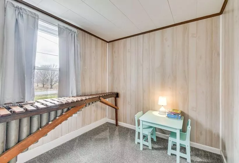 Auburn Finger Lakes Farmhouse W/ Open Views!