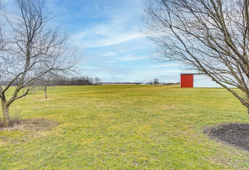 Auburn Finger Lakes Farmhouse W/ Open Views!