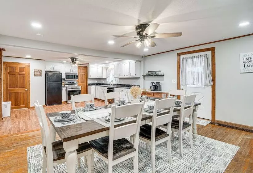 Auburn Finger Lakes Farmhouse W/ Open Views!