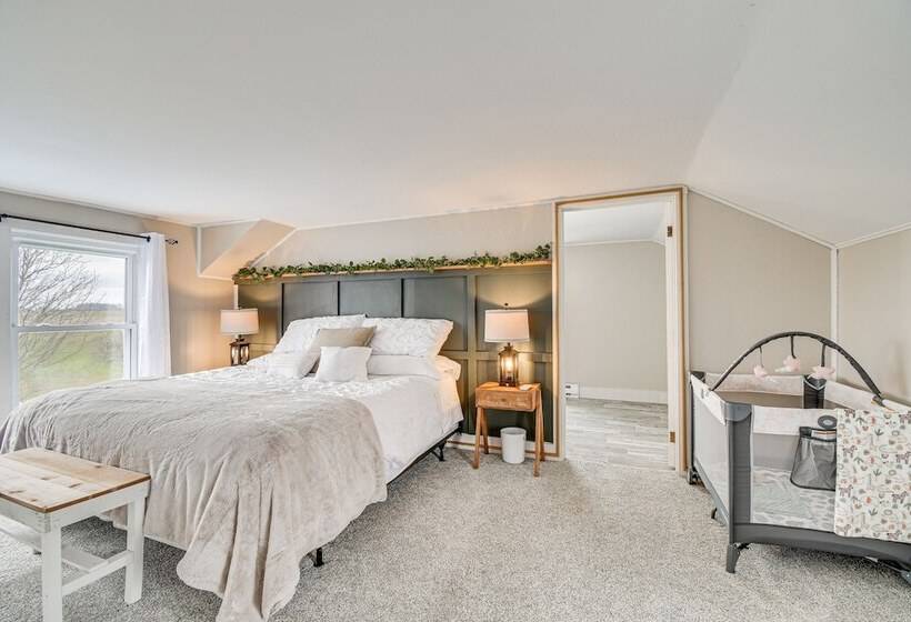 Auburn Finger Lakes Farmhouse W/ Open Views!