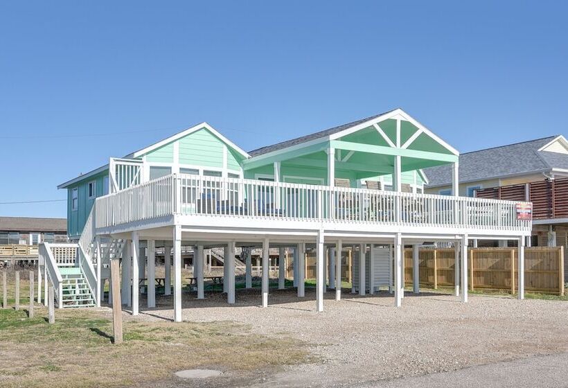 Oceanfront Surfside Beach Home W/ Amazing Views!