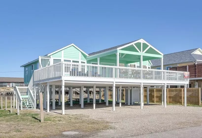 Oceanfront Surfside Beach Home W/ Amazing Views!
