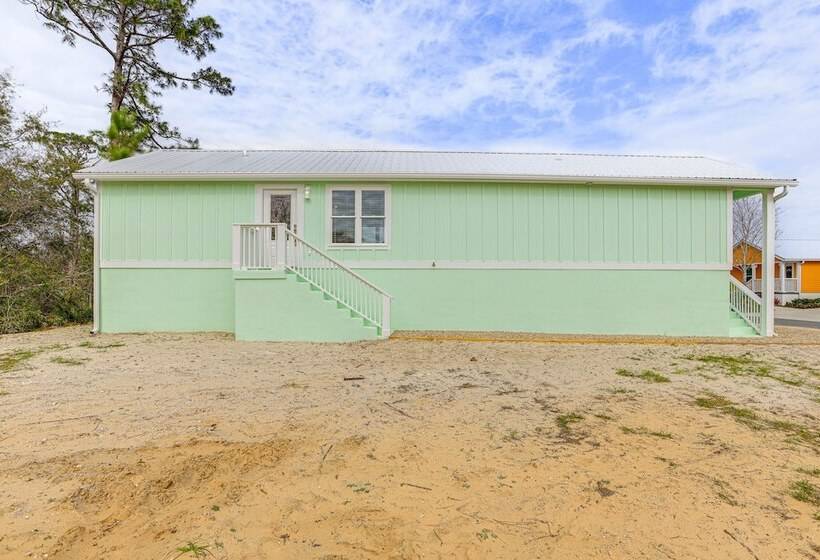 Bright Steinhatchee Getaway, Walk To River & Dock!