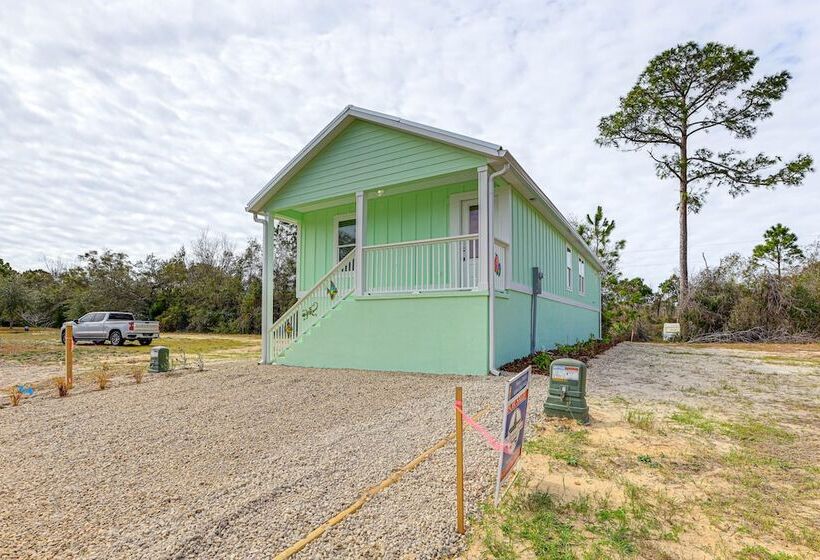 Bright Steinhatchee Getaway, Walk To River & Dock!