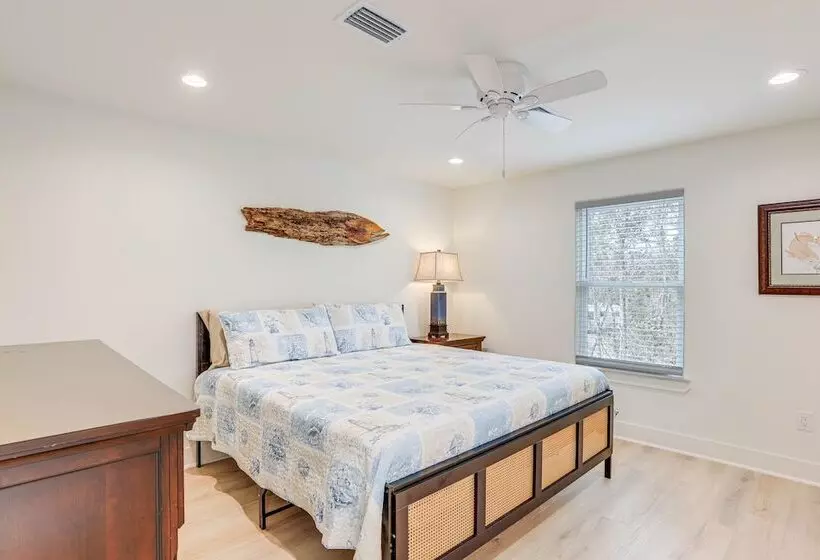 Bright Steinhatchee Getaway, Walk To River & Dock!