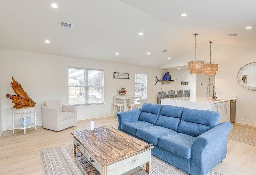 Bright Steinhatchee Getaway, Walk To River & Dock!