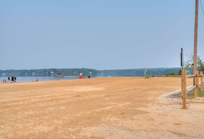 Cozy Albrightsville Home: Community Lake & Beach!