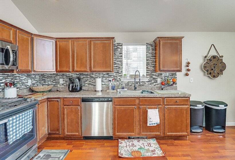 Cozy Albrightsville Home: Community Lake & Beach!