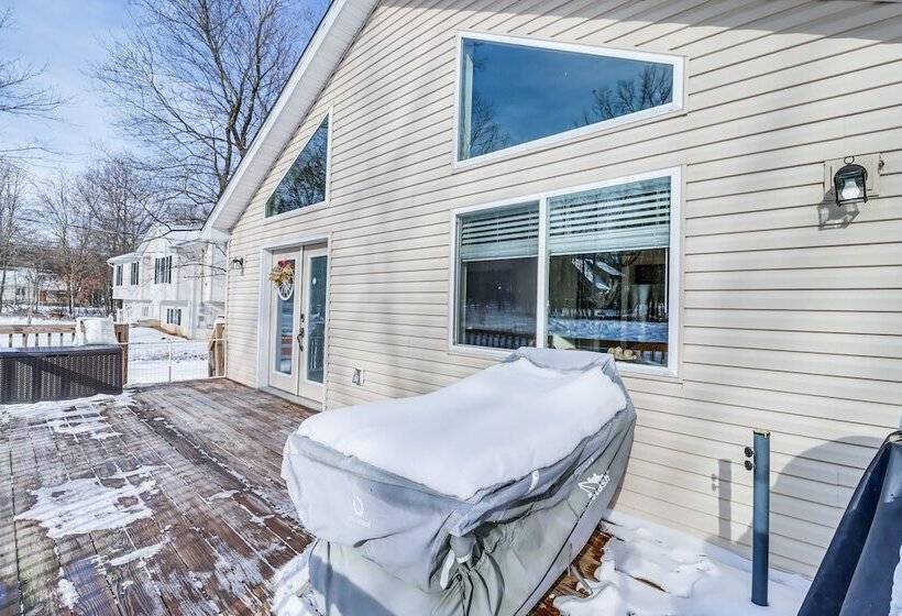 Cozy Albrightsville Home: Community Lake & Beach!