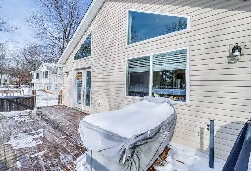 Cozy Albrightsville Home: Community Lake & Beach!