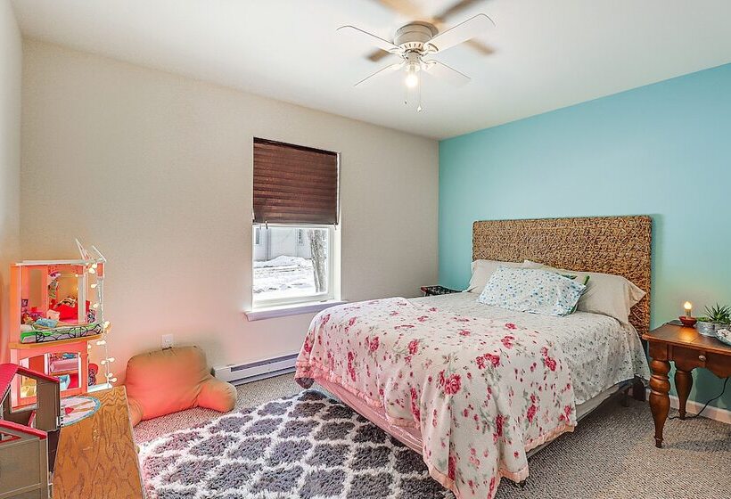 Cozy Albrightsville Home: Community Lake & Beach!