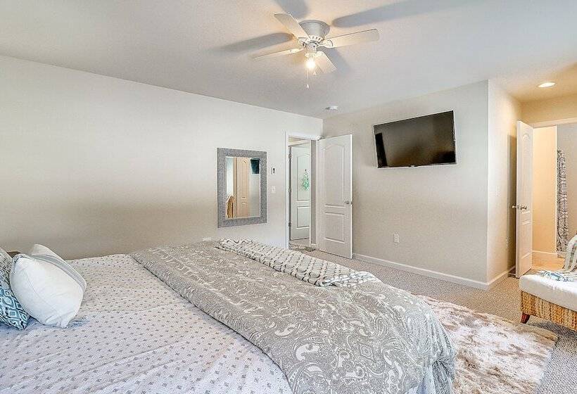 Cozy Albrightsville Home: Community Lake & Beach!