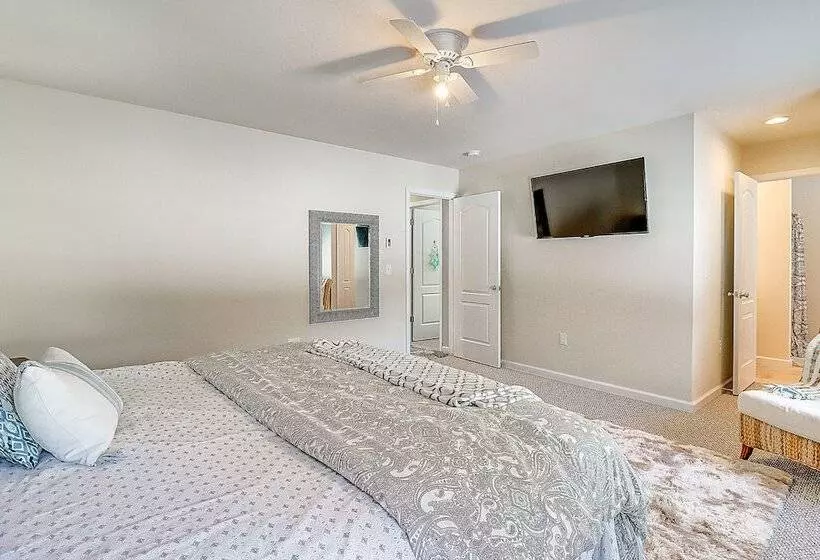 Cozy Albrightsville Home: Community Lake & Beach!