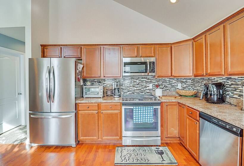 Cozy Albrightsville Home: Community Lake & Beach!