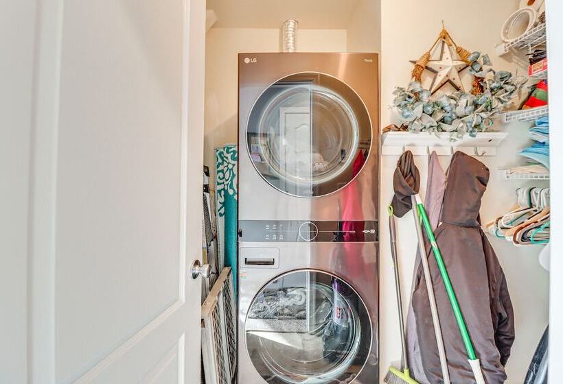 Cozy Albrightsville Home: Community Lake & Beach!