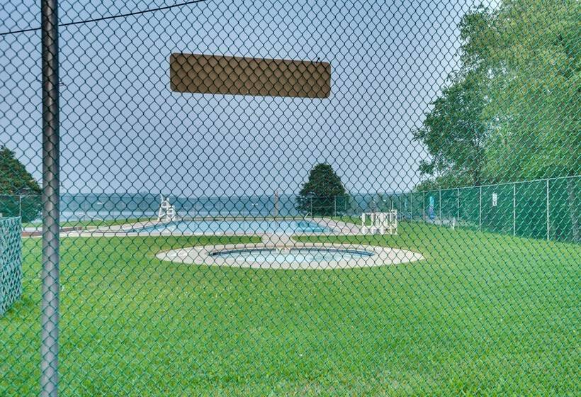 Cozy Albrightsville Home: Community Lake & Beach!