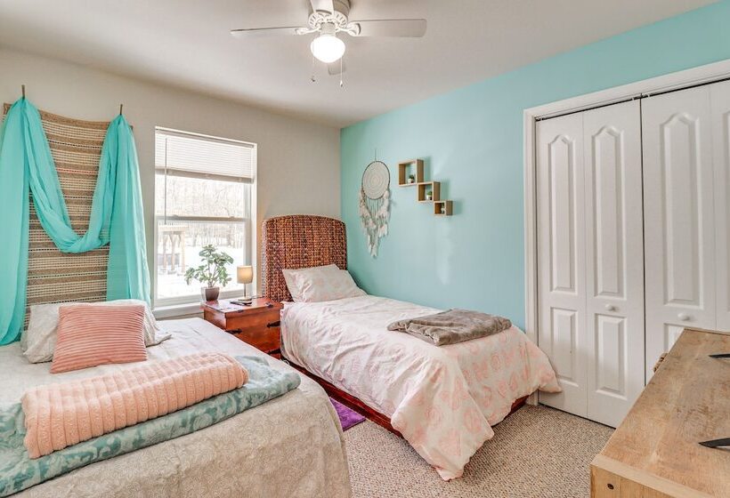 Cozy Albrightsville Home: Community Lake & Beach!