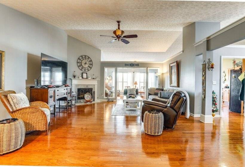 Cozy Buford Home W/ Piano ~ Mins To Lake Lanier!