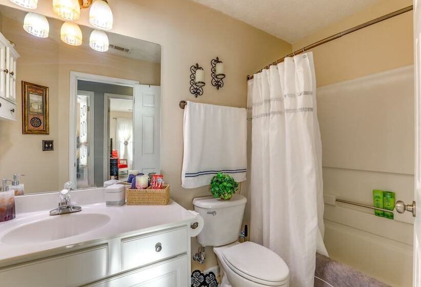 Cozy Buford Home W/ Piano ~ Mins To Lake Lanier!