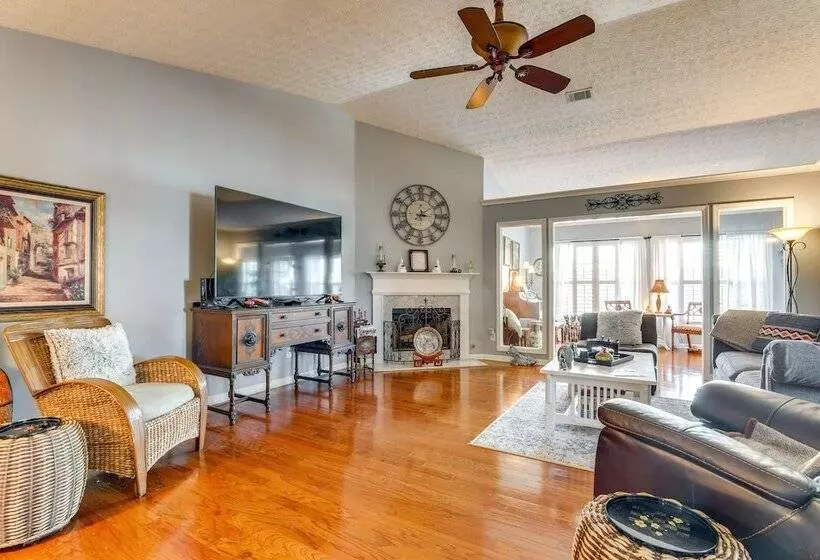 Cozy Buford Home W/ Piano ~ Mins To Lake Lanier!