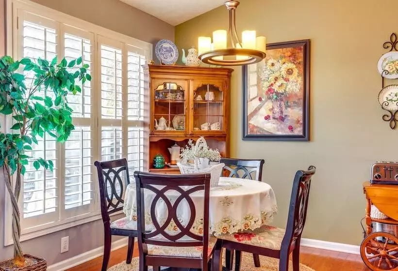 Cozy Buford Home W/ Piano ~ Mins To Lake Lanier!