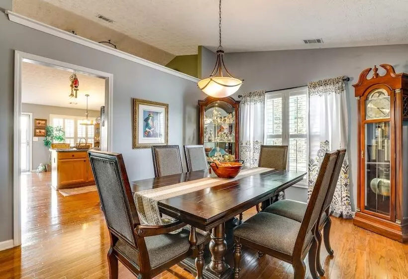 Cozy Buford Home W/ Piano ~ Mins To Lake Lanier!