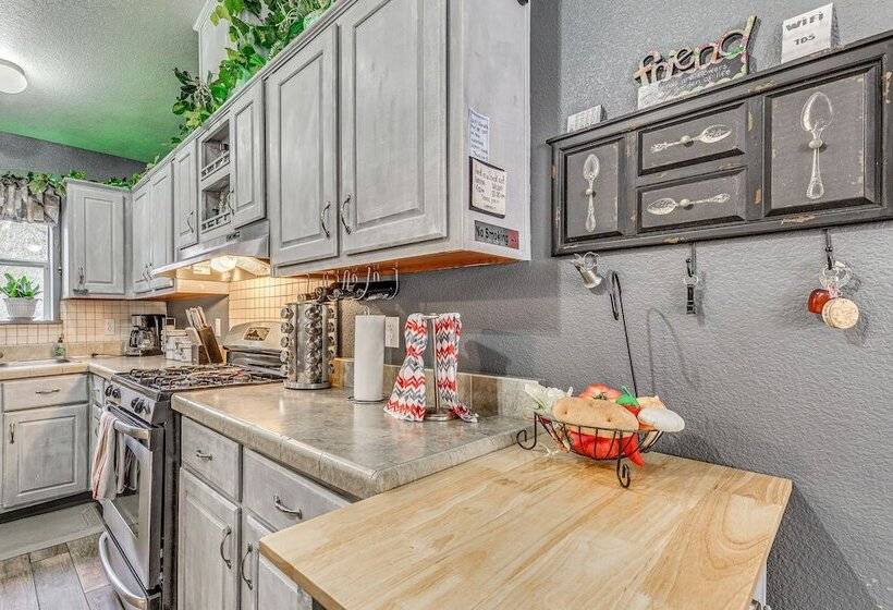 Ruidoso Cabin Retreat W/ Grill, Deck & Gazebo!