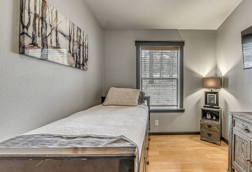 Ruidoso Cabin Retreat W/ Grill, Deck & Gazebo!