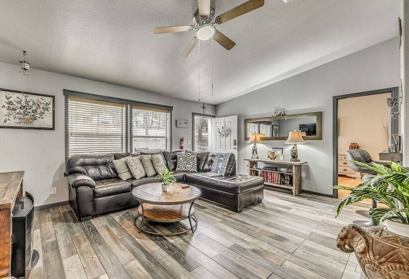 Ruidoso Cabin Retreat W/ Grill, Deck & Gazebo!