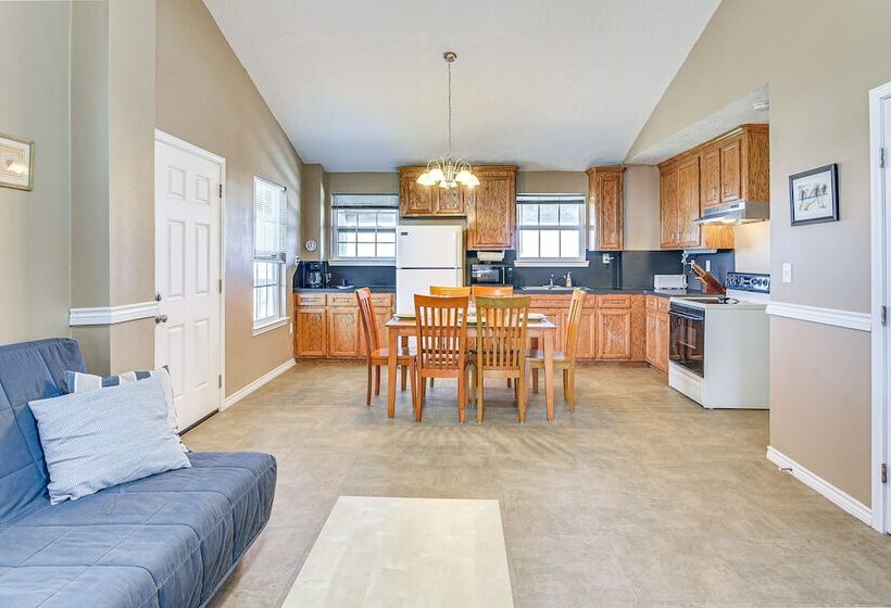 Walk To Shore: Crystal Beach Home W/ Deck!