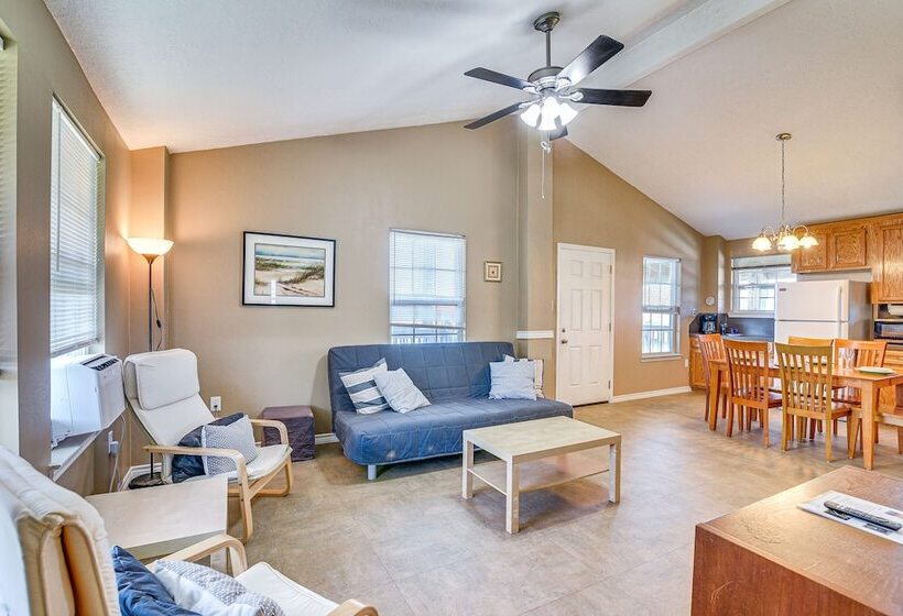 Walk To Shore: Crystal Beach Home W/ Deck!