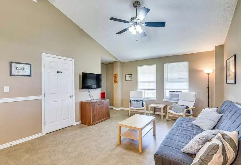 Walk To Shore: Crystal Beach Home W/ Deck!