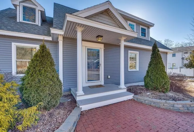 Downtown Ogunquit Home: 1 Mi To Beach!