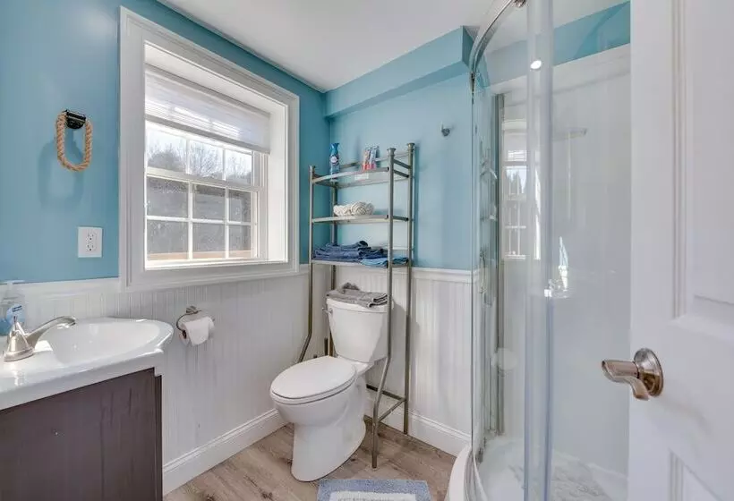 Downtown Ogunquit Home: 1 Mi To Beach!