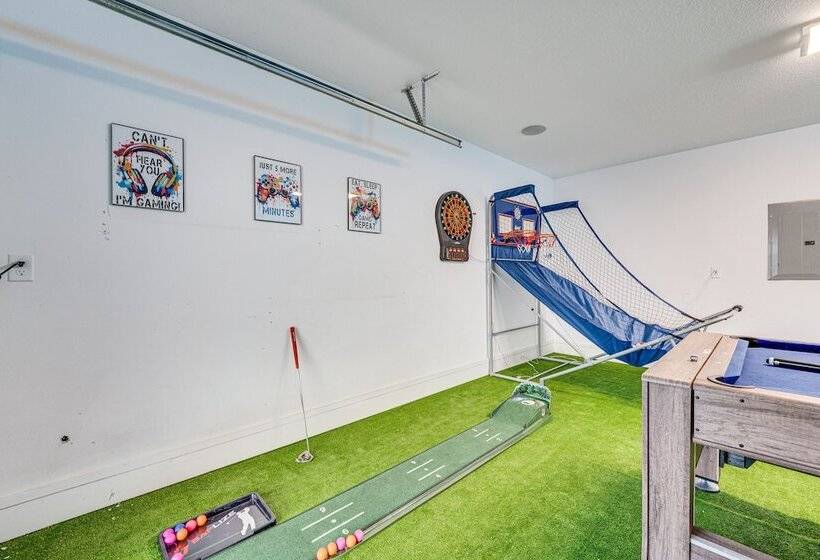 Family Friendly Home W/ Lanai ~ 6 Mi To Disney