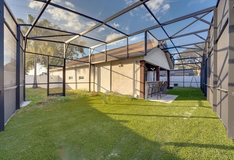 Family Friendly Home W/ Lanai ~ 6 Mi To Disney