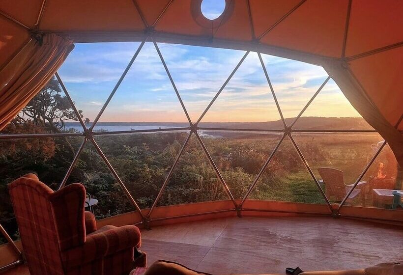 Geodome With Sea Views Near Pendine