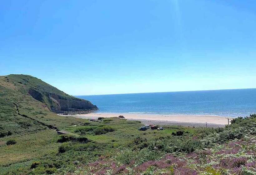 Geodome With Sea Views Near Pendine