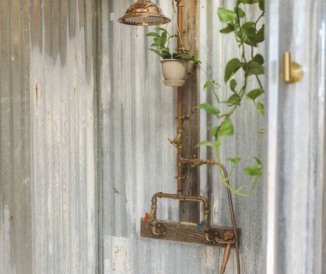 ホテル The Peacock Yurt At Camposanto Atx Glamping On Lake Travis