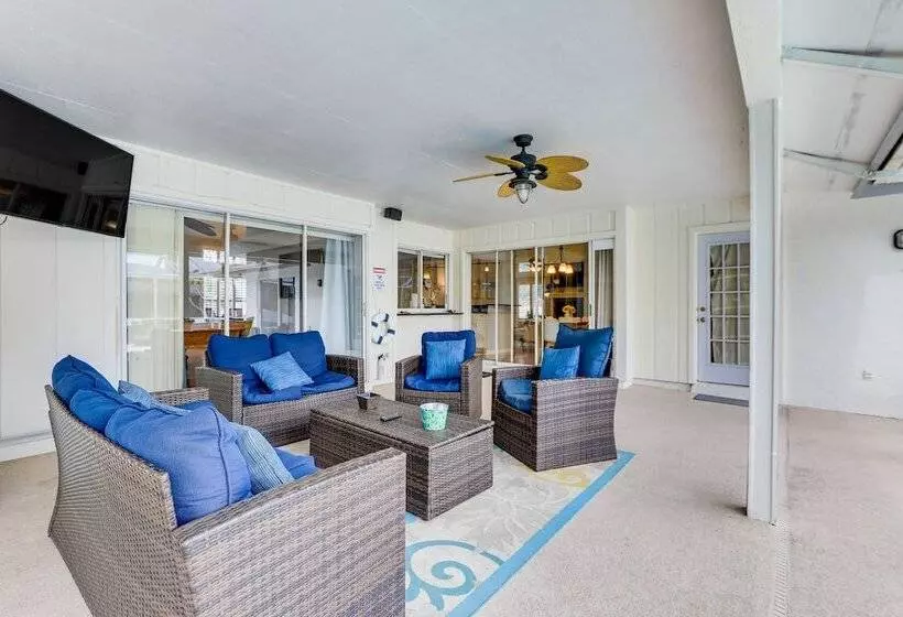 Pet Friendly Bradenton Home W/ Pool: 6 Mi To Beach